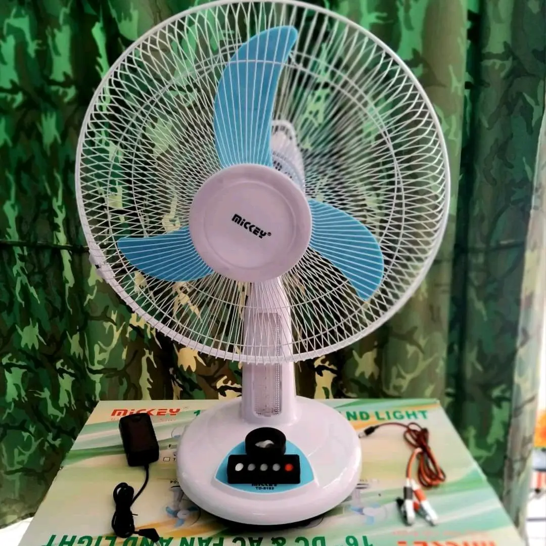 quạt tích điện mitkey dùng khi mất điện