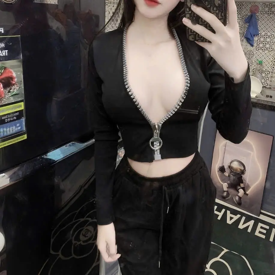 ÁO THUN TAY DÀI PHỐI DÂY KÉO SIÊU TO, áo kiểu nữ phong cách, dây kéo làm điểm nhấn siêu cá tính Top Women | BigBuy360 - bigbuy360.vn