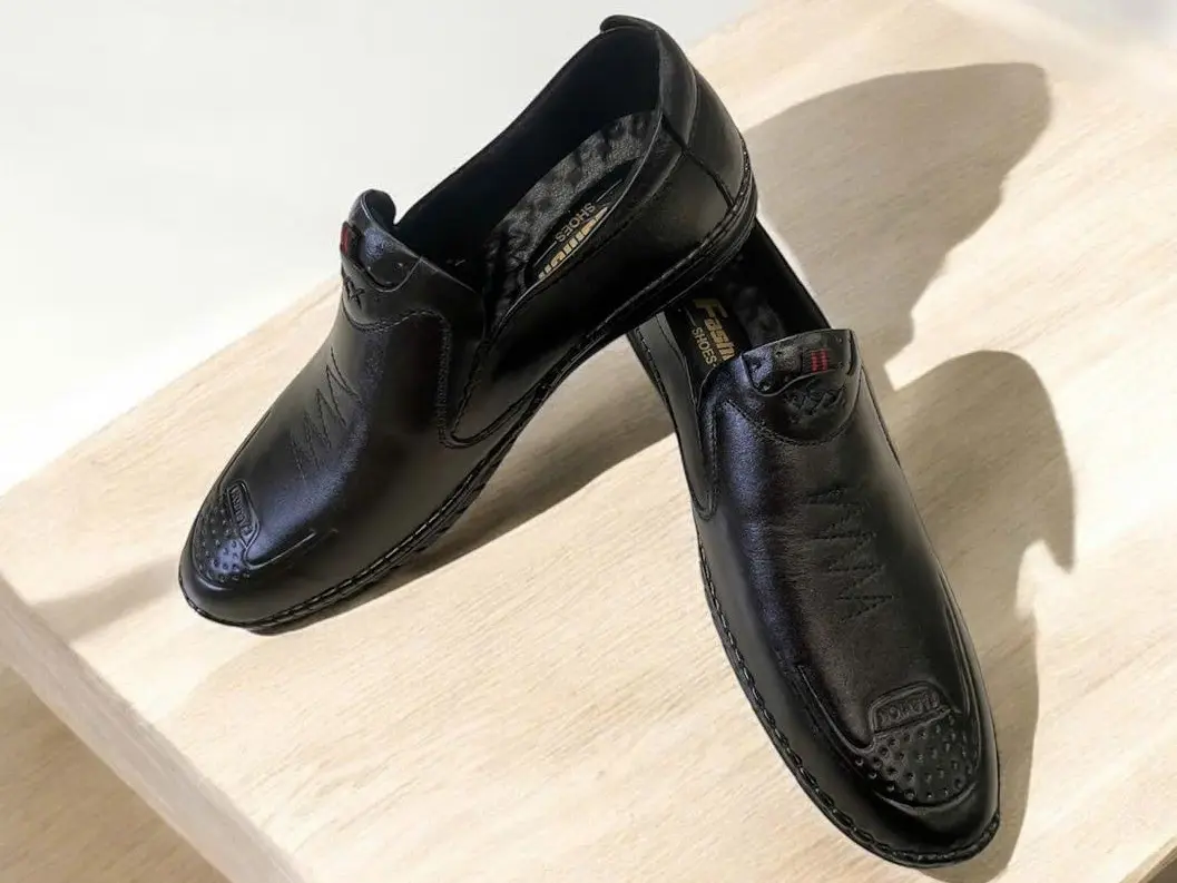 Giầy da bò,mẫu X ,màu Đen ,đế cao su,khâu xuyên đế