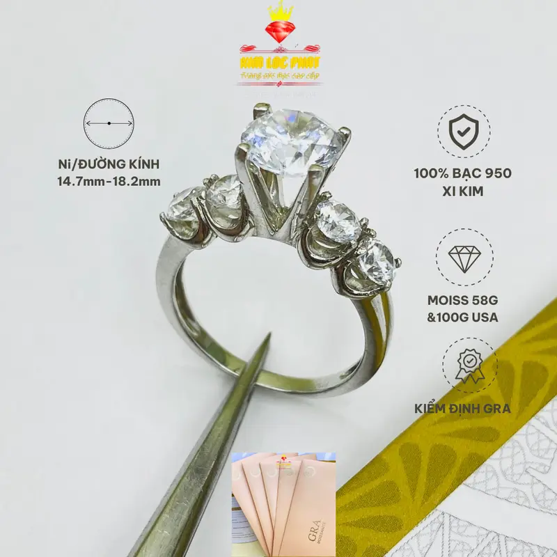 Nhẫn Bạc Nữ Kiểu 5 Hột Chủ 7li5, Tấm 4li Bạc Xi Bạch Kim, Xi Zàng Trắng, Đá CZ Thụy Sỹ và Moissanite Chủ 7li5 dành cho Phụ Nữ rất Thanh Lịch và Đeo Hàng Ngày Luôn Sáng Đẹp 0