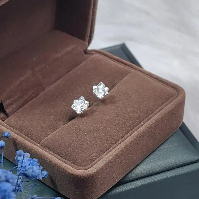 Bông tai hoa thủy tiên sang trọng tinh tế phong cánh trẻ trung thời thượng RISS HIGH STORE LIFE AND JEWELRY 2