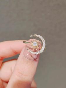 Anillo tipo brazalete con diseño de Luna y Sol decorado con strass, Joyería de moda para fiestas, decoración de ropa diaria, Joyería comodín y exquisita para regalo de cumpleaños,Regalo para el Día de San Valentín