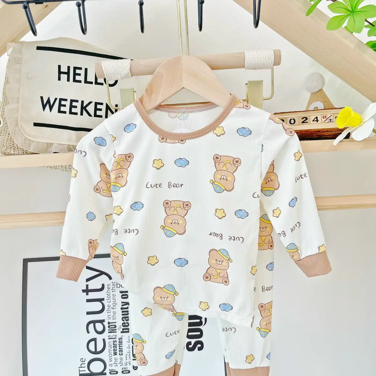 ComBo 5 Bộ ( Tặng 1 Bộ ) Quần Áo Dài Tay Mẫu Ngẫu Nhiên Chất Liệu Tăm Lạnh Dành Cho Bé Từ 0-3 Tuổi ( 4Kg-16Kg ) - Dưới 1M