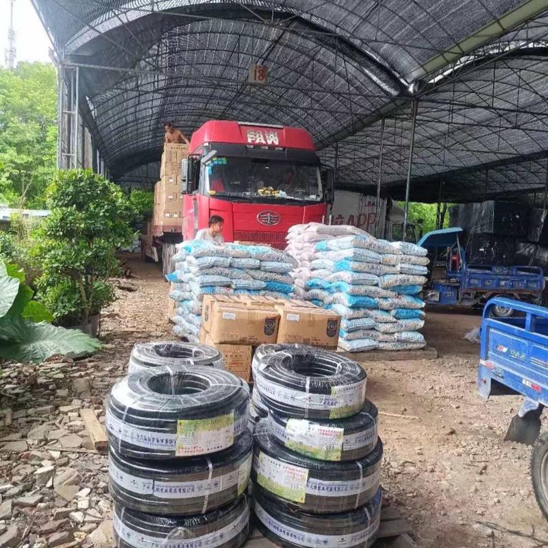 Dây ống nước chống gập màu đen sản xuất tại trung quốc  dùng để thay nước bể cá , bơm nước , dẫn nước kích thước ống lòng trong 16mm 18mm 22mm ( 1 mét ) 1