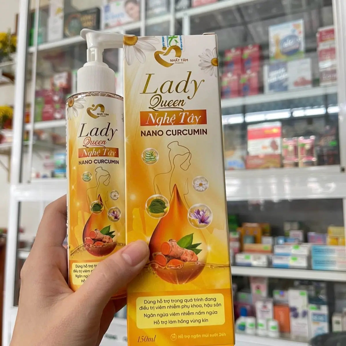 Dung Dịch Vệ Sinh LaDy Queen Nghệ Tây Nano Curcumin  150ml - Hỗ trợ  kháng viêm, ngăn mùi suốt 24h