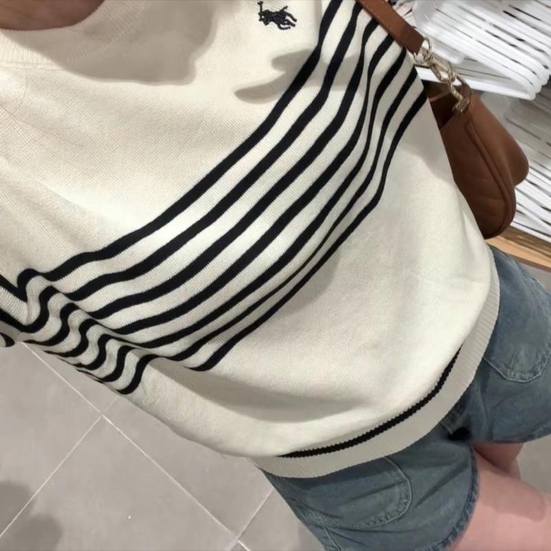 {GIÁ MỞ BÁN} áo thun dệt kim Sọc thêu Hình Ngựa LEN MỎNG Mongtoghi cổ tròn dáng rộng QC free size <58kg woman đen trắng MÁT MỊN iurihouse 5