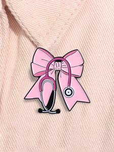 Insignia de Esmalte de Instrumento Médico con Moño Rosa Broche de Metal de Estetoscopio Médico Accesorios de Joyería de Moda Insignia para Bolsa de Moño Solapa Regalo para Amigos