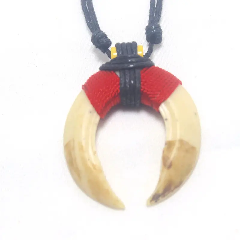Sepasang Taring Babi Kalung Etnik Taring Babi 5cm Bahan Resin Kalung Tali Liontin Taring 2