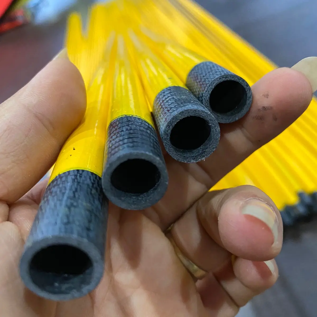 Nan cabon vàng 1m55 gốc 14ly ngon 2,5ly