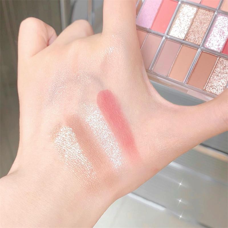 Product Introduction of 18 Color Eyeshadow Palette Glitter Pearly Eyeshadow Palette Long Lasting Korean Charming Eye MakeUp Palette Cosmetics for Women Powder Silky Cocoa 23