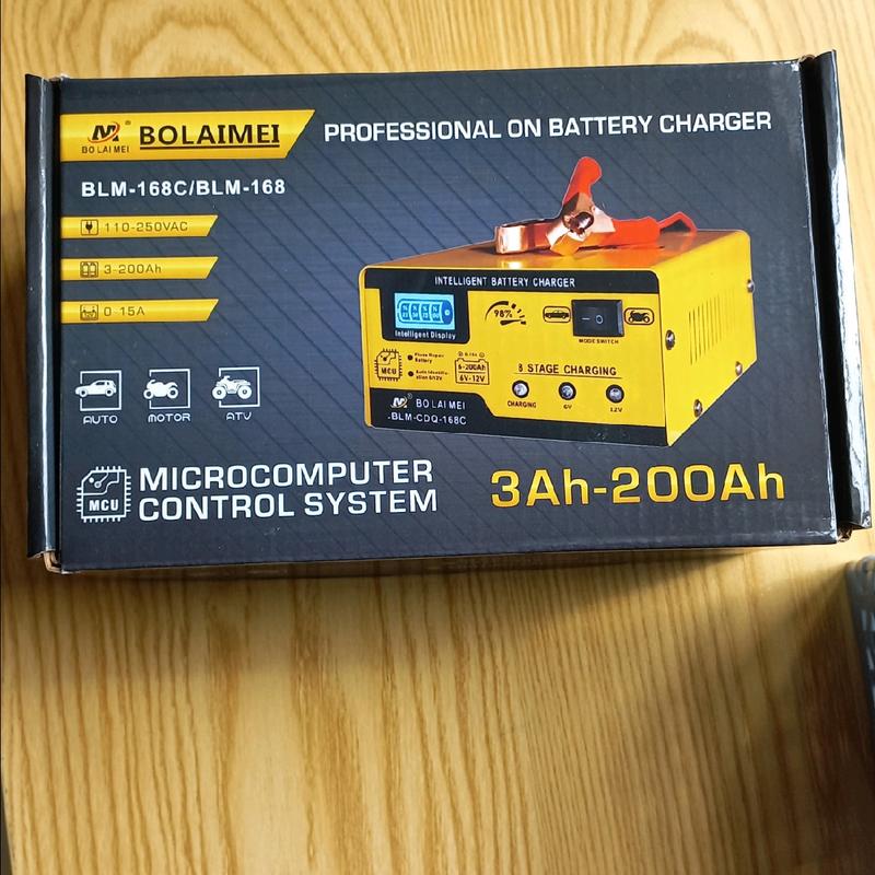 Sạc bình acquy oto xe máy 12V đến 24V 200Ah thông minh,tự ngắt khi đầy chống ngược cực