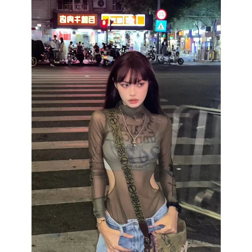 Trang Phục Hở Eo, Phong Cách Cô Gái Nóng Bỏng, In Chữ khoét Áo Jumpsuit Quần Ôm Sát Áo Phông Dài Tay, Dành Cho Nữ, Thời Trang Ins, Thích Hợp Cho Mùa Hè, Dễ Thương Và Gợi Cảm