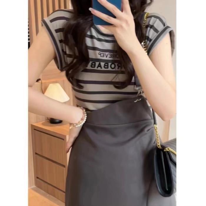 2025 Nursing Dress Summer Fashion Waist-Cinching Sweet Fake Two-Piece Striped Patchwork Strap Dress Slimming Outdoor Nursing Dress 7