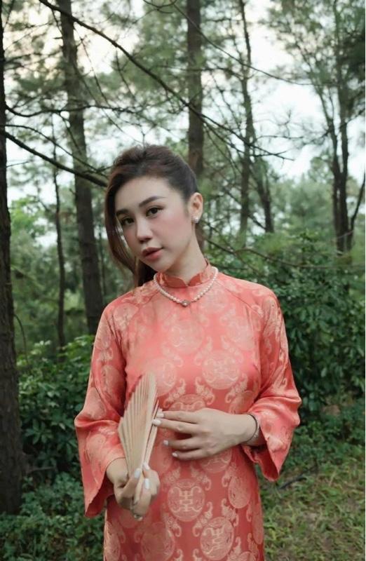 Product Introduction of Áo Dài Lụa Gấm Cao Cấp Thọ Dơi, Mặc Tết Đi Chơi, Dạo Phố, Chụp Ảnh Cực Đẹp 30