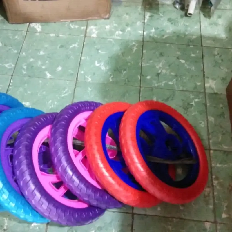 Sepasang Roda Busa untuk Sepeda Anak Ukuran 12 Inch dengan As - Outdoor 5