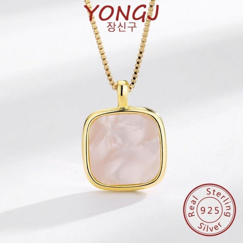 Product Introduction of New 925 Silver Simple Graceful Square Fritillary Necklace 20
