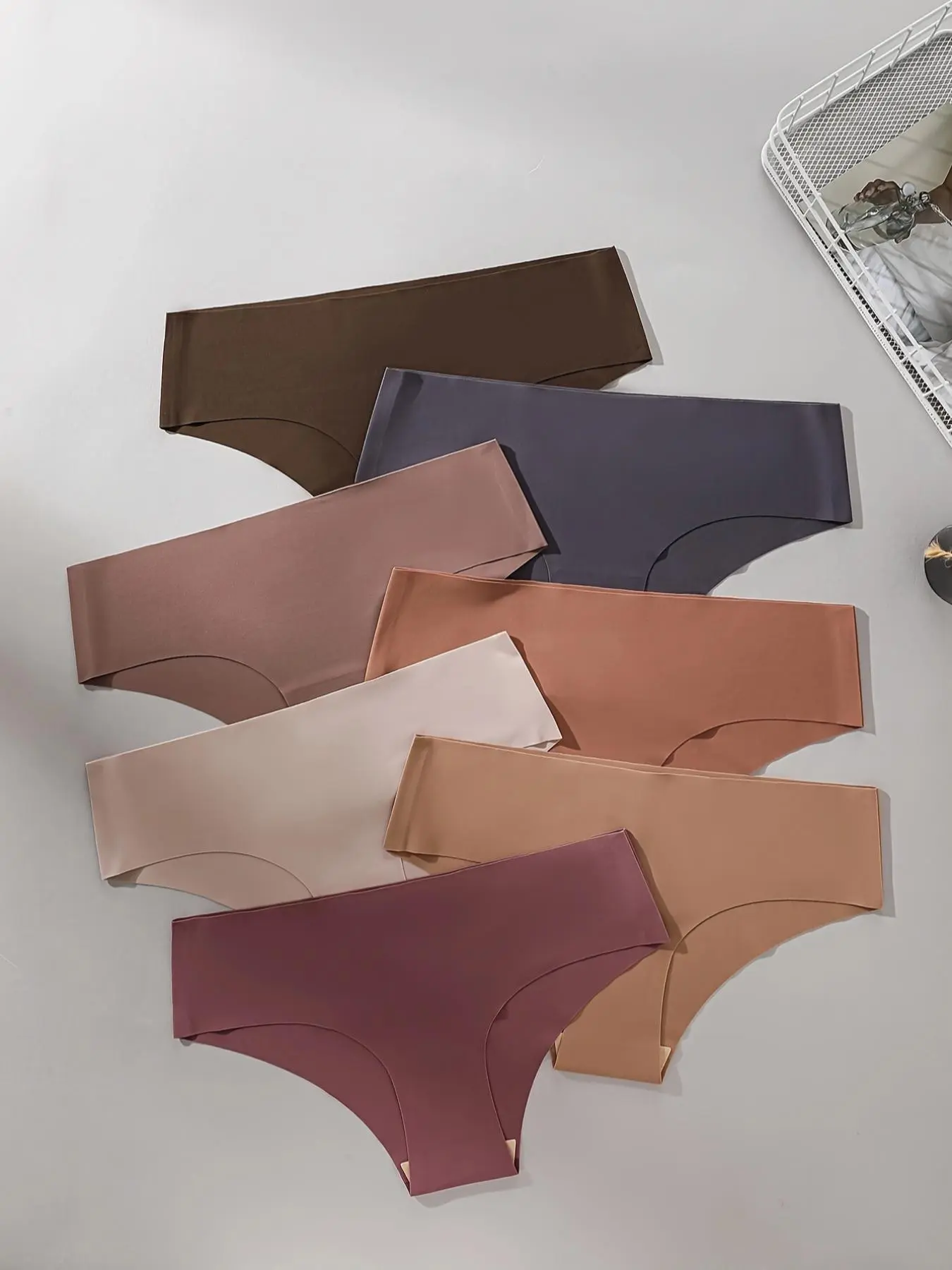 Women's 7pcs Solid Seamless Nylon Knicker, Breathable Comfortable Panty for Daily Wear, Underwear for All Seasons