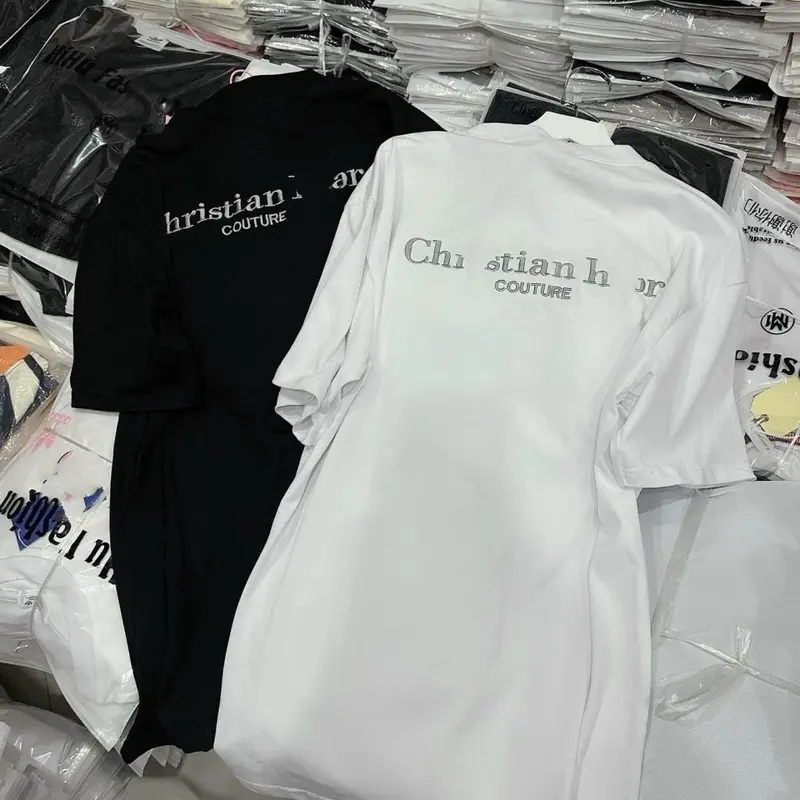 Áo phông đề o thêu cổ nam nữ cao cấp. Chất cotton co dãn 2 chiều, hình thêu, cổ bo 3 phân, 3 size M,L,XL 0