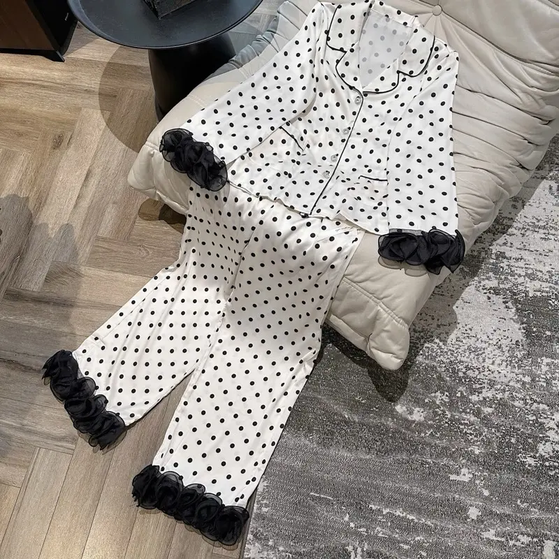 Pijama mặc nhà chất liệu lụa họa tiết chấm bi phối viền tơ sóng hàng Lyly QCCC !!!