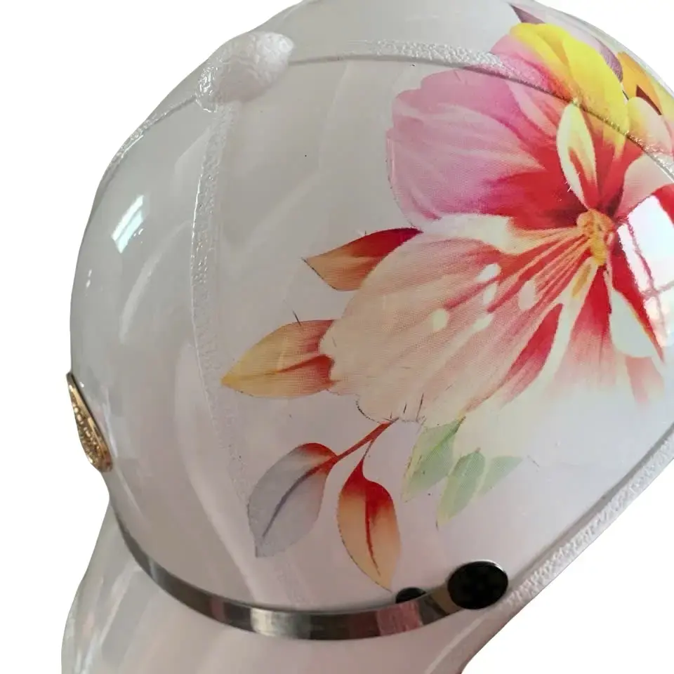 Mũ bảo hiểm tem hình xinh Nữ+tang kèm quà