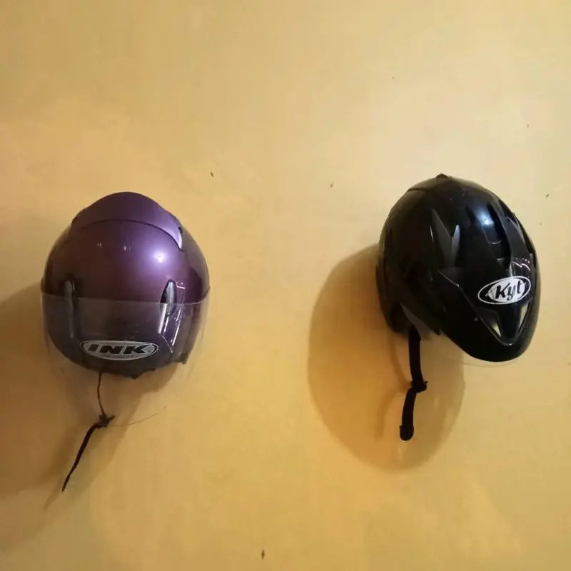 RAK GANTUNG HELM TOPI JAKET SERBAGUNA 2 PCS - CANTOLAN HELM KOKOH BESI STAINLESS STEEL - HOOK HANGER MINI MULTIFUNGSI 2 PCS - Cantolan Helm - Gantungan Dinding 2Pcs - Gantungan Tas Baju Kunci - Tempat Helm rak dinding Tempel Black 7