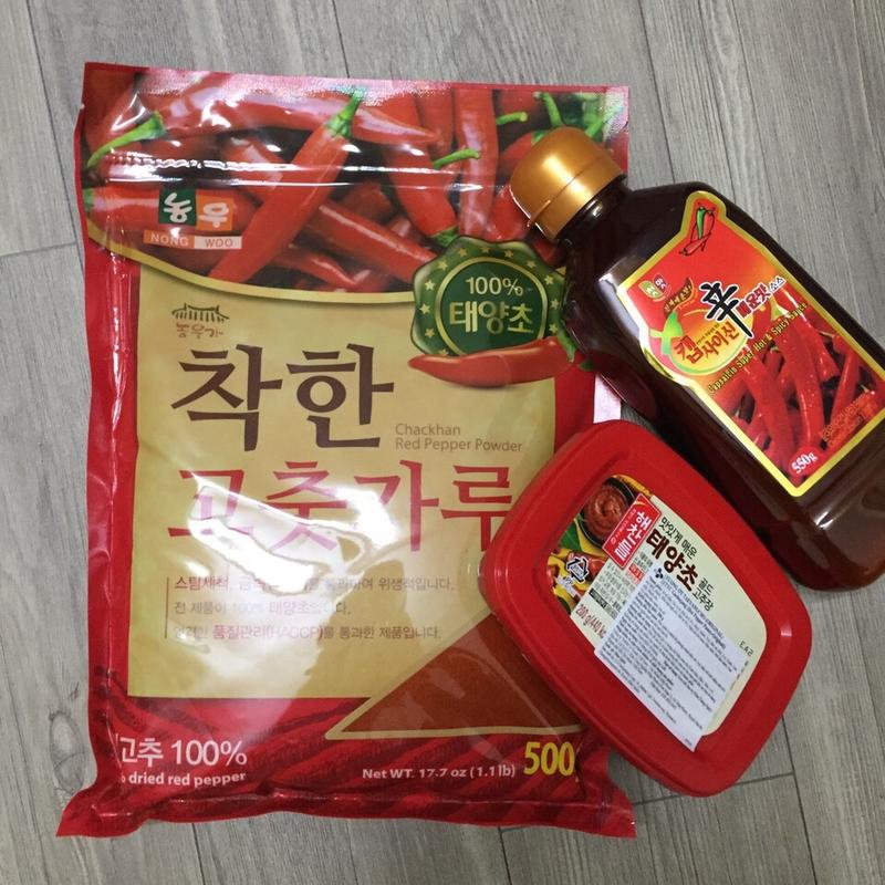 Combo Nấu Mì Cay Tinh Dầu Ớt Cấp Độ Capsaicin 550G, Tương Ớt Taeyangcho 200G và Ớt Bột Mịn Nongwoo 500G