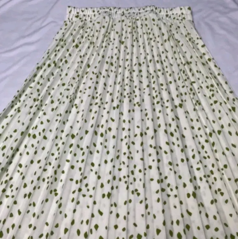 Rok Plisket Motif Bintik A-Line