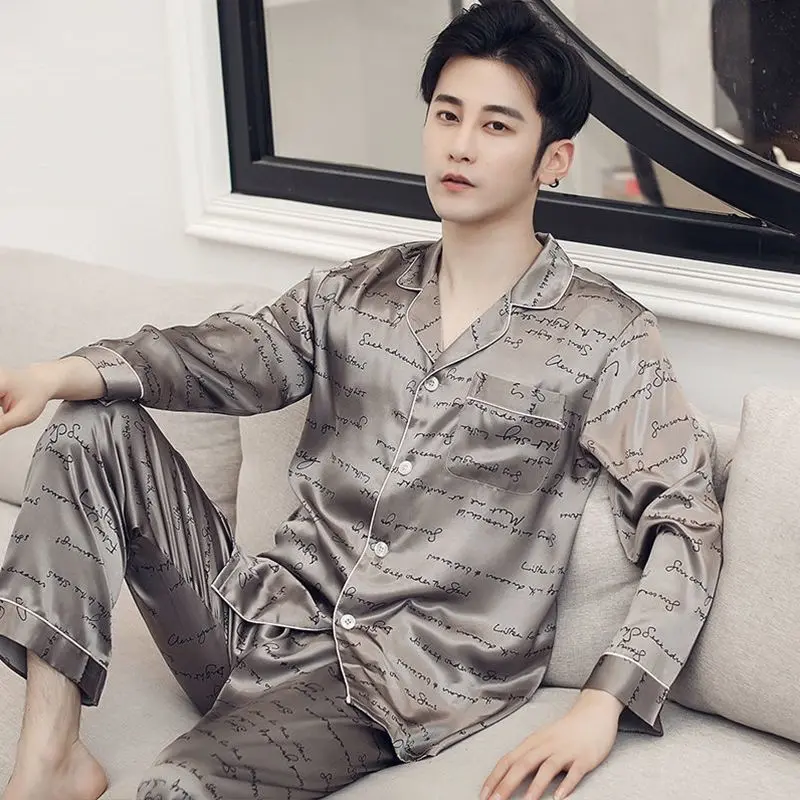 Đồ Ngủ Nam, Mùa Xuân Và Mùa Thu, Chất Liệu Lụa Lạnh Mỏng, Dài Tay, Thiết Kế Hoạt Hình, Phong Cách Thường Ngày Ngoại Cỡ, Thích Hợp Mặc Nhà Mùa Xuân Và Mùa Hè, Bộ Đồ Áo Menswear