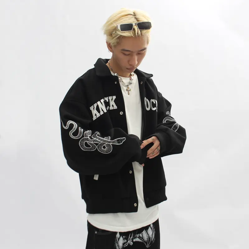 JAKET VARSITY BERKERAH BIG SIZE (S-6XL) JAKET BASEBALL KANCING BOMBER WHODAT SABLON LOGO OVERSIZED S M L XL 2XL 3XL 4XL 5XL 6XL FLEECE UNISEX JACKET BOY GIRL PRIA WANITA JUMBO MIX KOMBINASI 2 WARNA STREET STYLE URBAN Katun Santai KOREA JACKET Keren 2