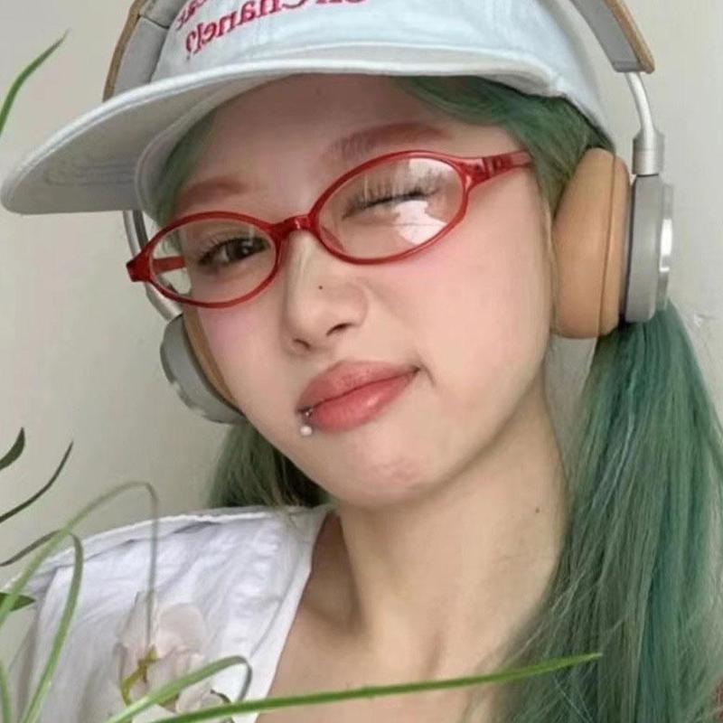 Product Introduction of Retro Small Frame Hot Girl Oval Glasses Frame New Retro Blue Glasses Light Oval Anti T8O0 37