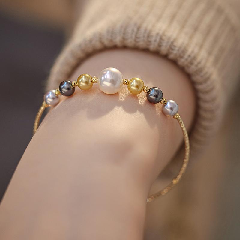 Product Introduction of Pearl Bracelet Women's Advanced Design Bracelet Light Luxury Minority Design Fashion All-Match 2024 New Accessories Wholesale 2