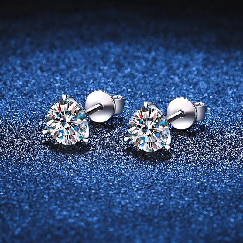 E052 Simple Three-Claw Ear Studs Moissanite: Three-Claw Love, Diamond Message, Whisper in the Ear, Jewelry Token Full of Deep Feeling Meaning# Jewelry Meaning Deep Meaning moissanite diamond  ring diamond  stone  ဆွဲကြိုး925 fine  jewelry  atta  jewelry