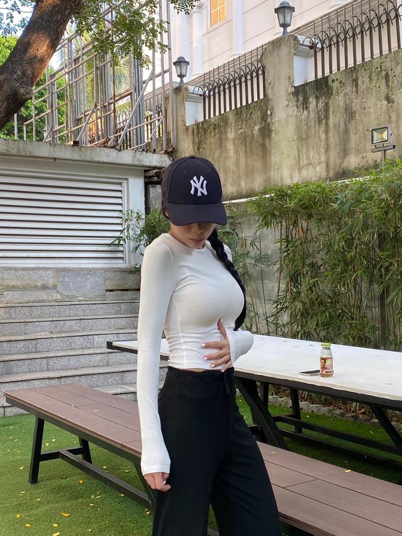Product Introduction of Áo thun nữ tay dài Croptop HAI MÀU , Áo thun nữ tay dài SHINI ( s và m) Áo  Cổ Tròn tay dài thun tăm 29