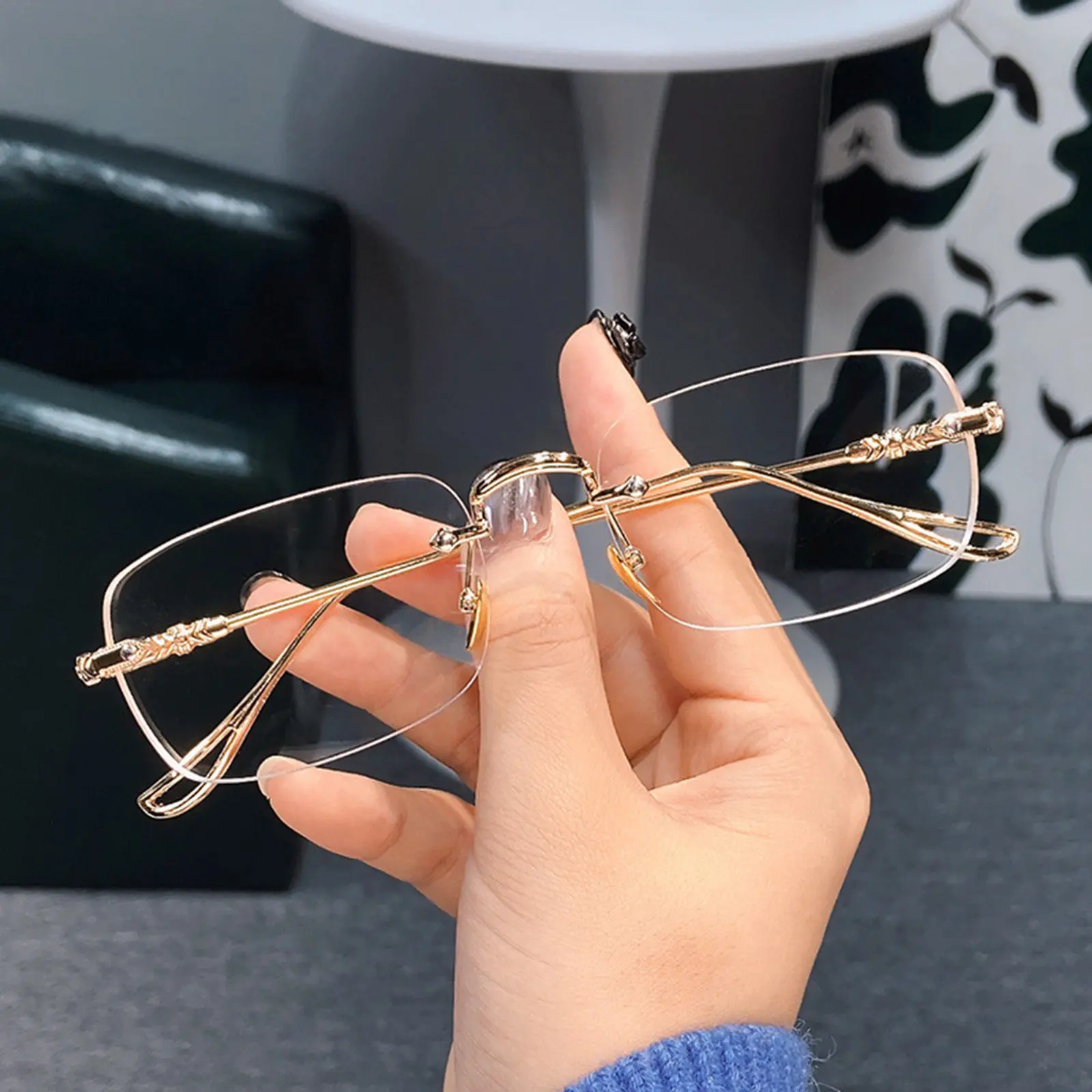 Anti Blue Light Blocking Glasses Rimless Photochromic Lens UV Blocking Shades Eyewear for Gaming Students