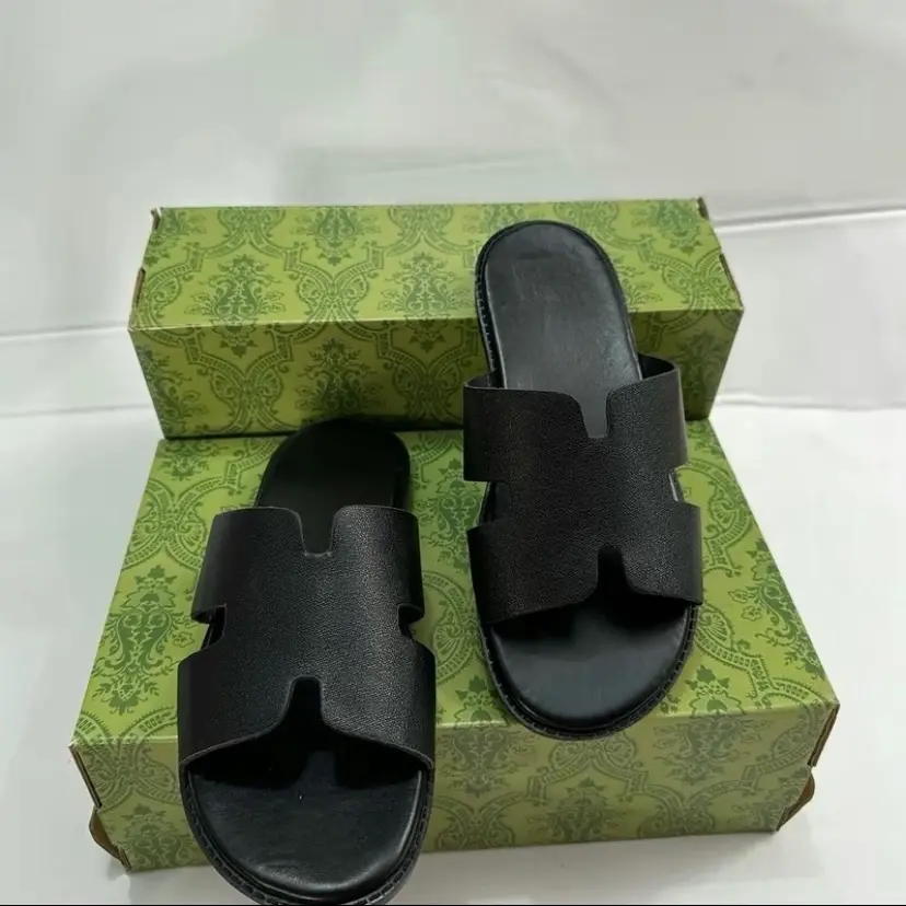 Dép Nam quai ngang bản da sần chữ [H] full đen .sang xịn mịn DéP Sandal Đế Bằng Cao Su Nhung Đồng