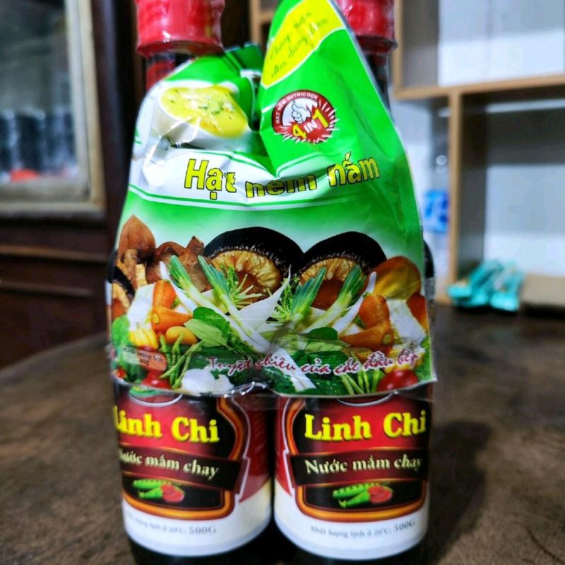 Combo 6 chai nước mắm chay Linh Chi 500g/chai (tặng hạt nêm hoặc bột canh) 1