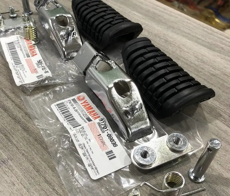 GÁC chân giữa dành cho XE Exciter 135 và Jupiter Fi