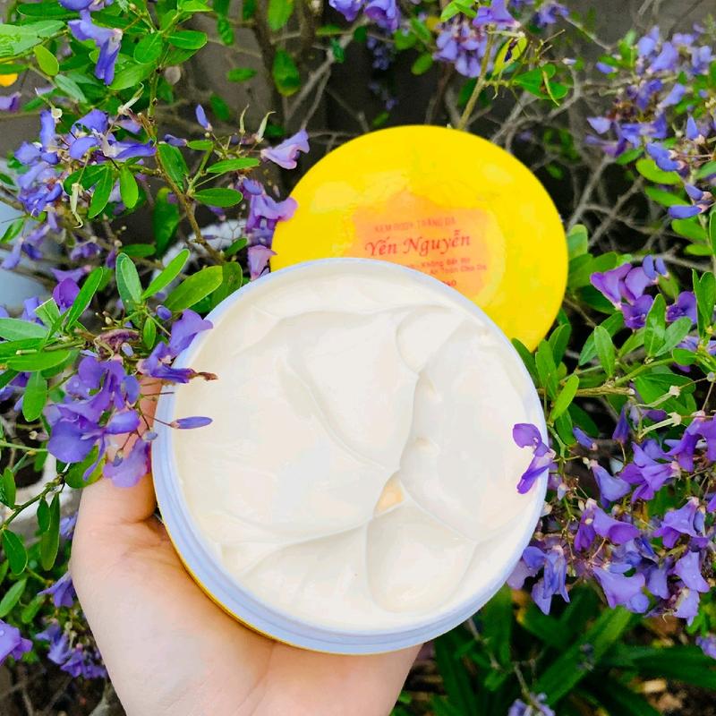 KEM BODYY TẨY TRẮNG DA (HỦ200G DƯỠNG TRẮNG DA BODY)_ Dưỡng Da Body 0