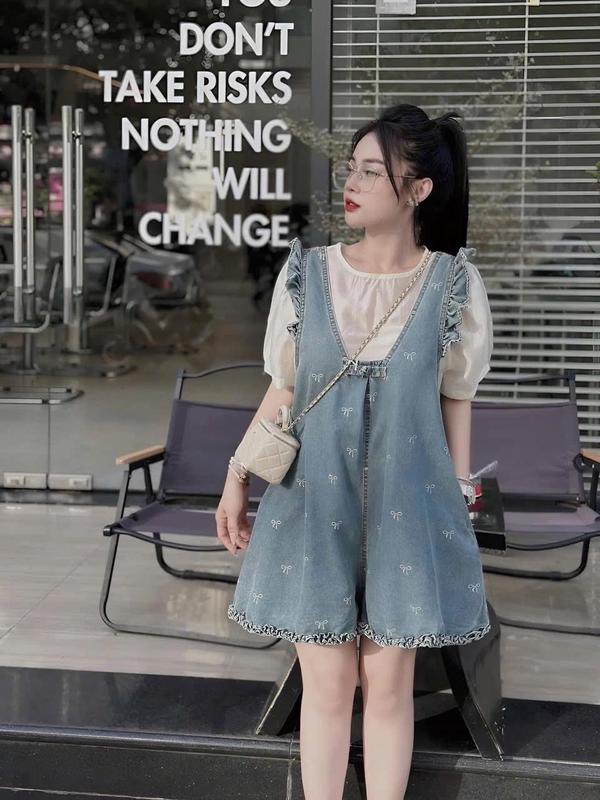 BIGSIZE HIẾU HIẾU (55-95KG) - Set thời trang nữ trend Yếm jeans quần viền bèo + Áo trơn tay phồng