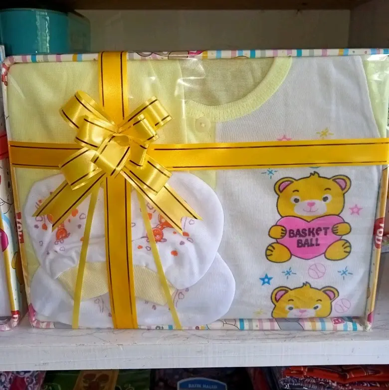 Parsel Bayi Hampers Bayi Murah Berkualitas Sarung tangan baju dan celana