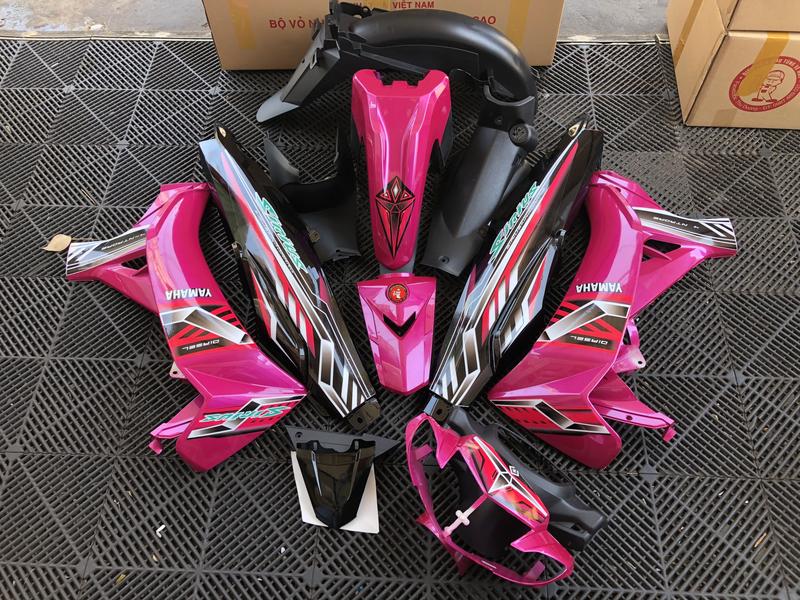 Dàn áo Sirius màu hồng kendy phối đen, dán sẵn tem, đi ốp đầu Hello/ dè Fi, hàng 1/1