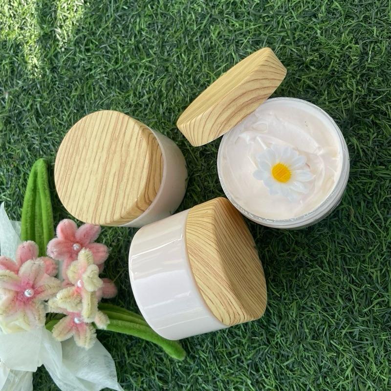 Kem dưỡng ẩm hủ 120g + kem meckup 4