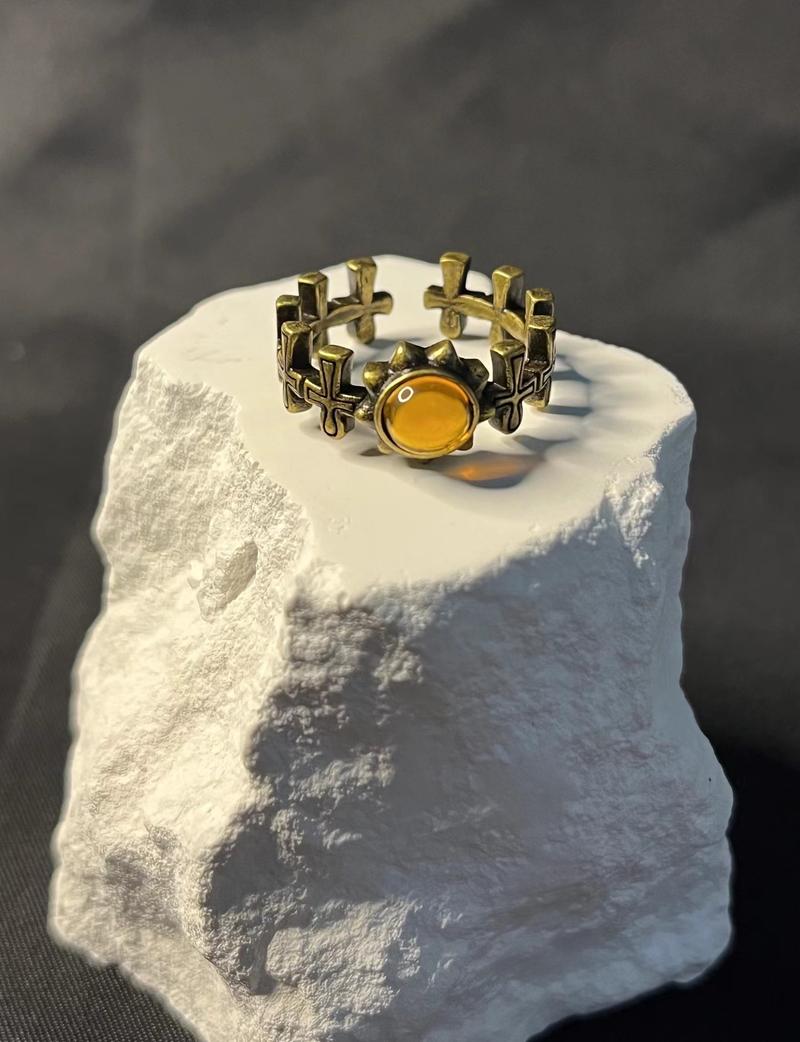 Product Introduction of New Retro Black Gold Amber Dragon Ring Gilding Cross Apollo National Fashion Couple Couple Rings Embossed Men's Distressed 6