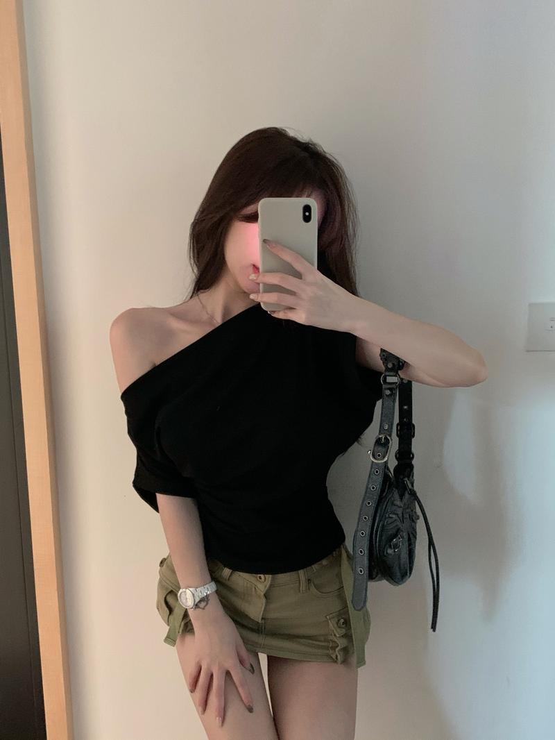 Product Introduction of Skinny Sexy White Y2k Crop Top Women Off Shoulder Spring T-shirt Korean Style Black Blouse Tees 2024 Summer Fashion Clothing 16