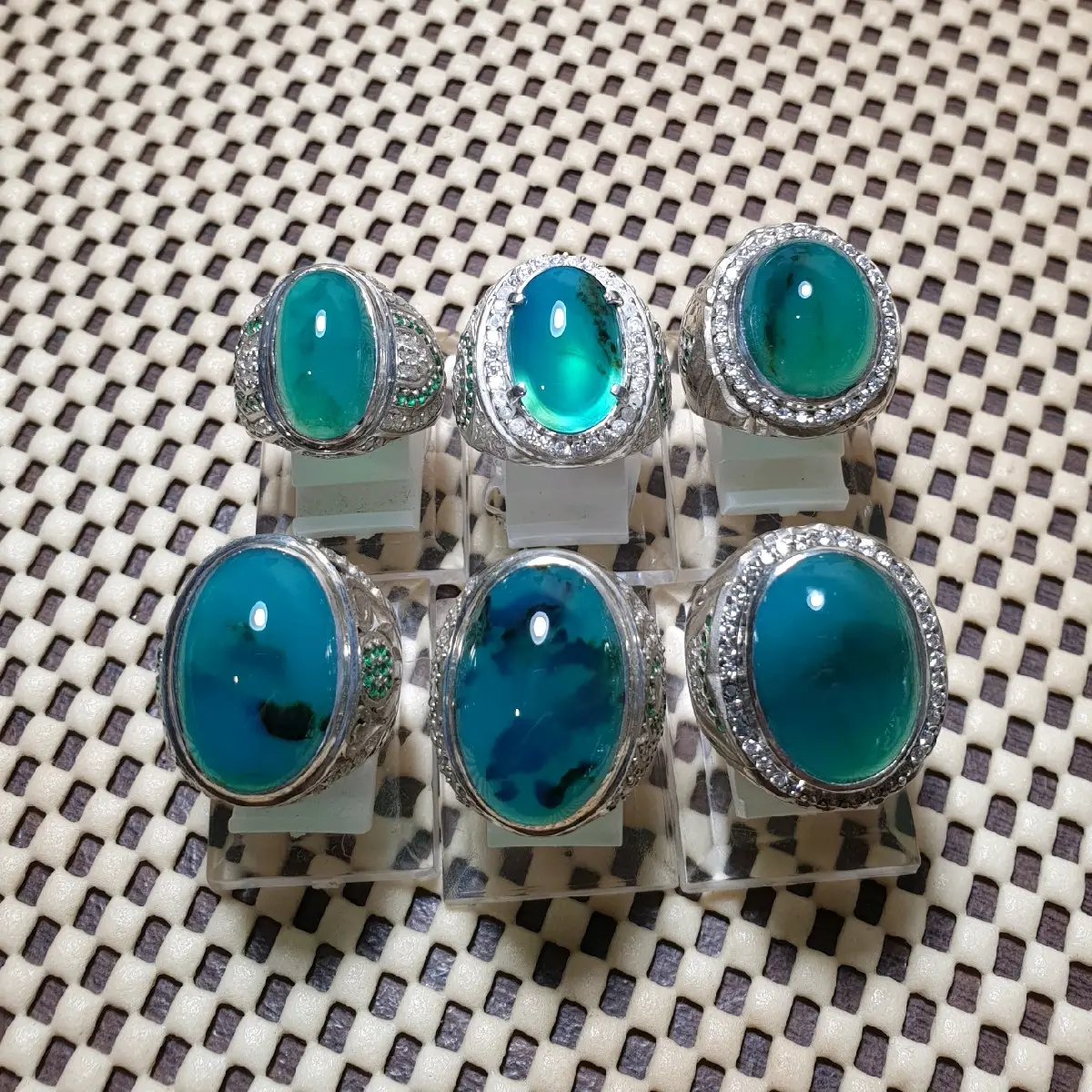 BATU PERMATA BACAN Laki-laki Jade