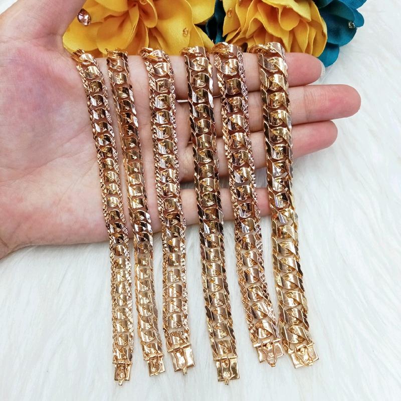 Lắc Tay Khoen Lật Đồng Đỏ Màu Vàng Miền Tây 750 1 khoá Phụ Kiện Đeo Tay