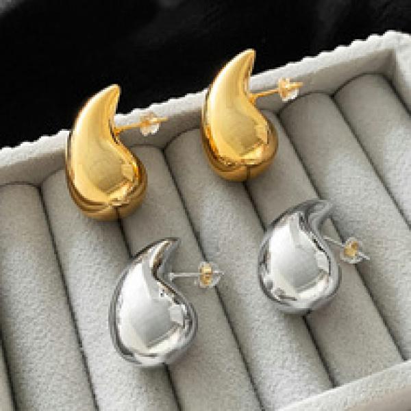Product Introduction of Gold Teardrop Earrings - Unique Niche Design, European and American High-End Earrings, Stylish and Distinctive Ear Jewelry for Women 1