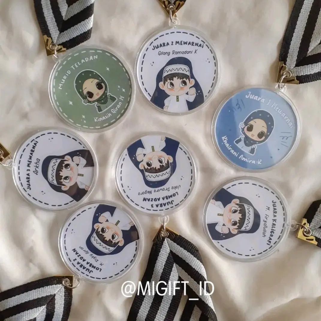 Gift Mendali Custom best boyfriend ever / custom Foto/ Tulisan / kado wisuda Sempro ultah