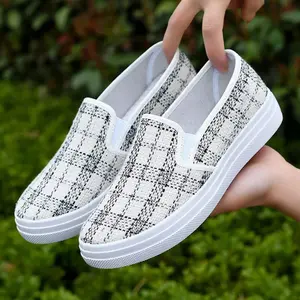 Ruimo Fashion A-6 - Sepatu Sneaker Wanita Slip On Style Sport Bahan Karet Premium Import Merah Shoes