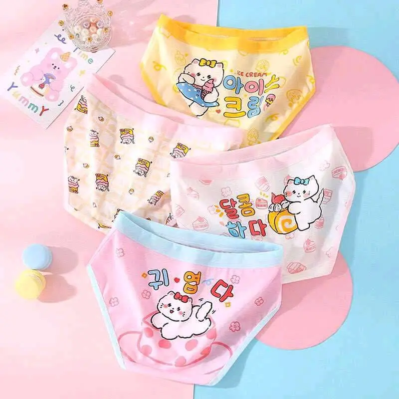 Combo 4 quần tam giác bé gái chất thun mềm, mịn,đáy 2 lớp thông hơi, hoạ tiết siêu xinh hình thỏ, mèo. có size 13kg-37kg